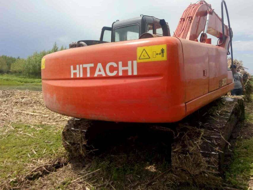 Hoe kan ik een Hitachi ZAXIS120-graafmachine diagnosticeren die langzaam loopt？